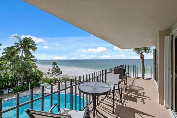 Naples, FL 34103,3399 Gulf Shore BLVD N #309