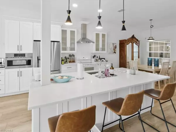 Naples, FL 34109,6876 Redbay Park RD #202