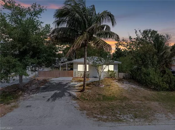 3433 Hibiscus AVE, Naples, FL 34104