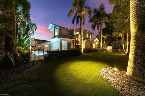 Naples, FL 34102,550 4th AVE N