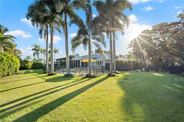 Naples, FL 34102,1180 OLEANDER DR