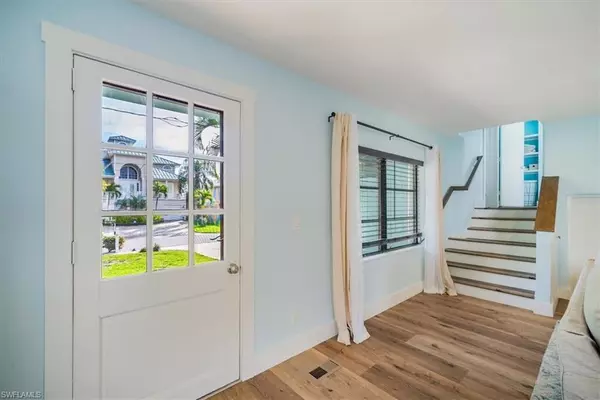 Naples, FL 34110,1283 Grand Canal DR