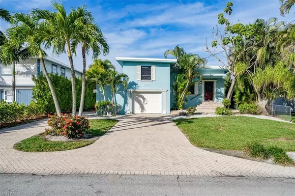 Naples, FL 34110,1283 Grand Canal DR