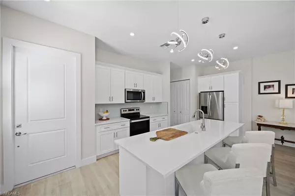 Naples, FL 34112,5832 Jasper WAY #5-102