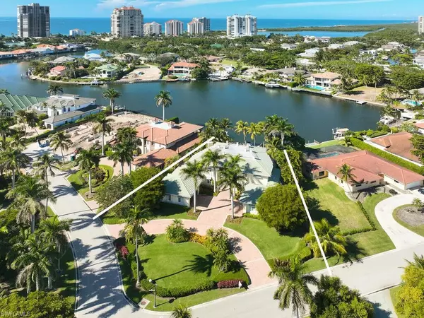 377 Pirates Bight, Naples, FL 34103