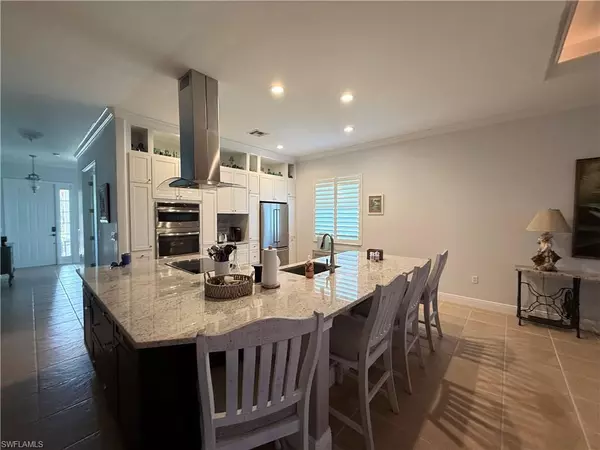 3674 Grand Cypress DR, Naples, FL 34119