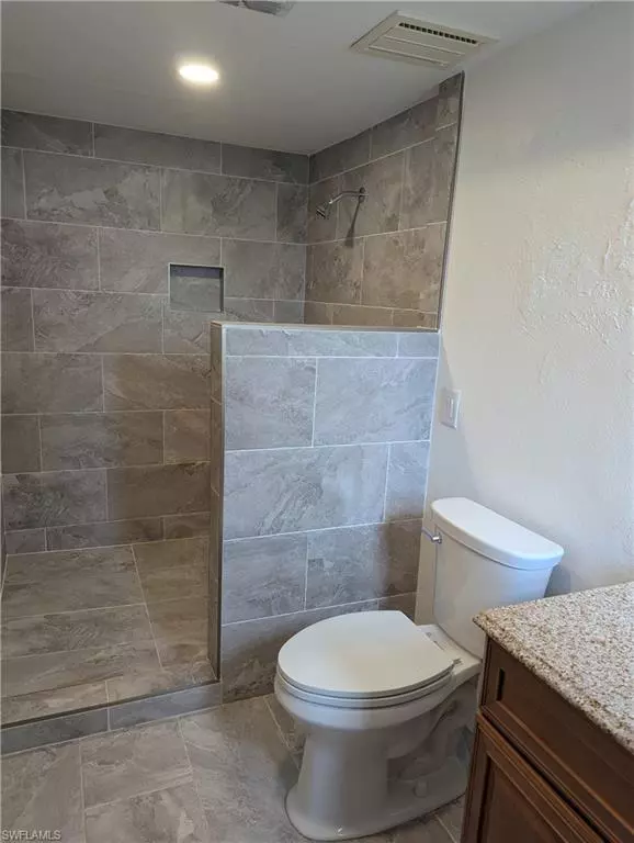 Naples, FL 34112,997 Charlemagne BLVD