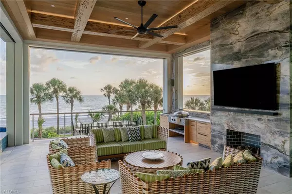 Naples, FL 34108,7409 Bay Colony DR