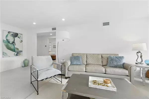 Naples, FL 34103,3070 Gulf Shore BLVD N #107