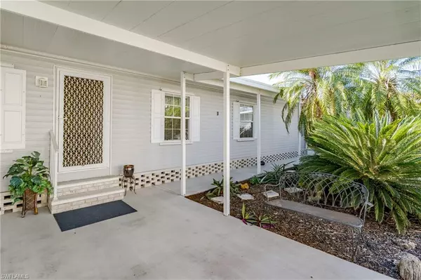 Naples, FL 34114,255 Riverwood RD