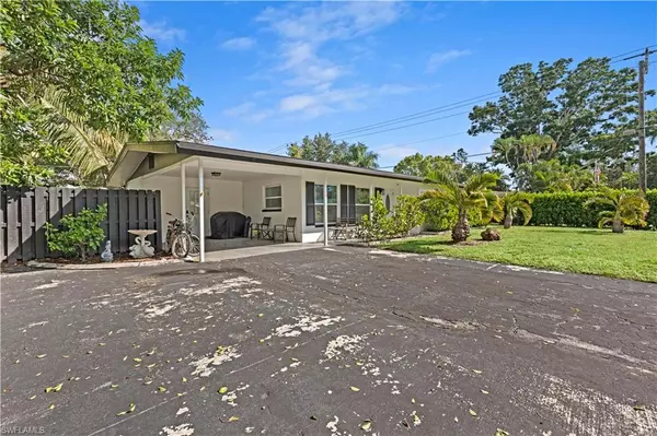 1435 Terra Palma DR, Fort Myers, FL 33901