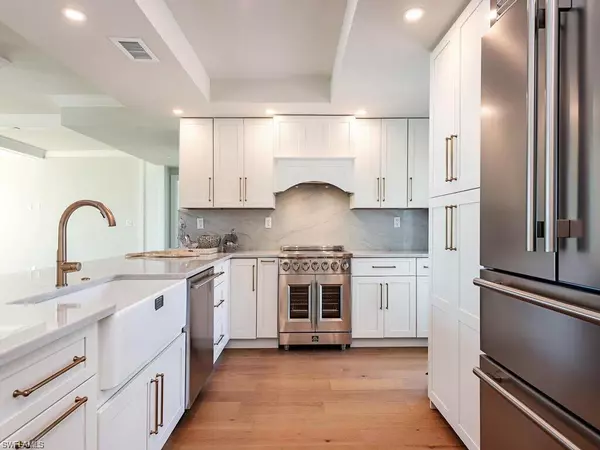 Naples, FL 34103,400 Park Shore DR #304