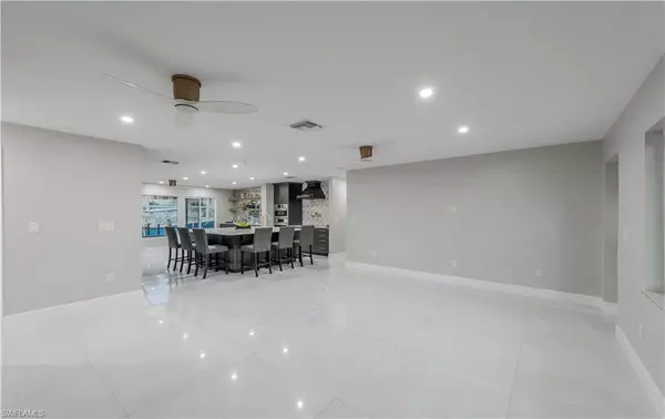 Fort Myers Beach, FL 33931,25 Fairview BLVD