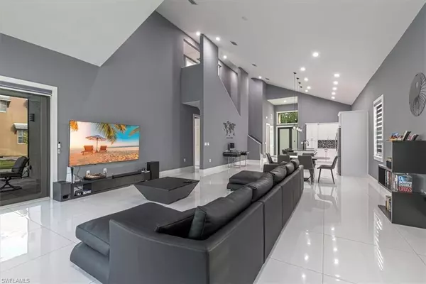 4029 2nd AVE SE, Naples, FL 34117