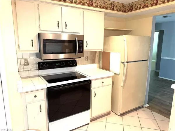 Naples, FL 34112,537 Landmark DR