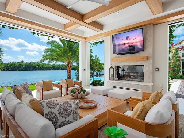 Naples, FL 34102,860 Admiralty Parade E