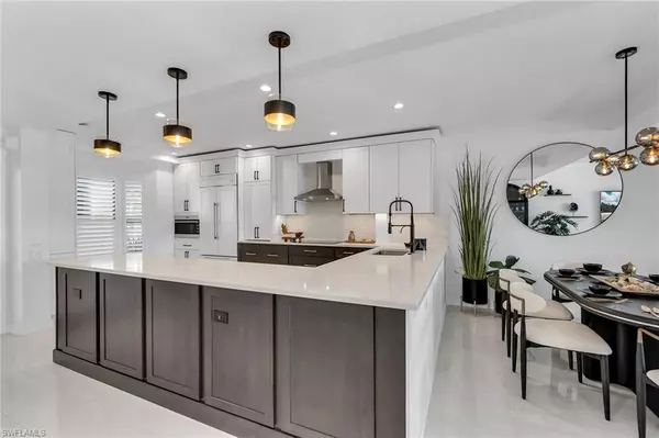 Naples, FL 34113,533 La Peninsula BLVD #533