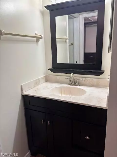 Naples, FL 34116,1220 Commonwealth CIR #M206