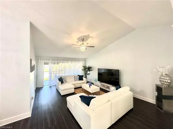 Naples, FL 34109,9828 Luna CIR #H203