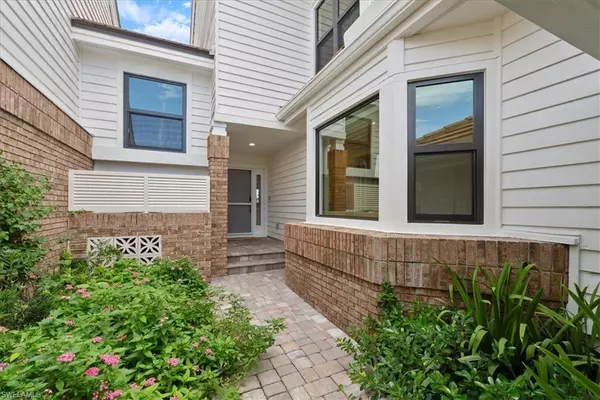 Naples, FL 34103,569 Park Shore DR #G5