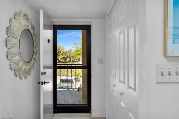 Marco Island, FL 34145,929 Collier CT #B201