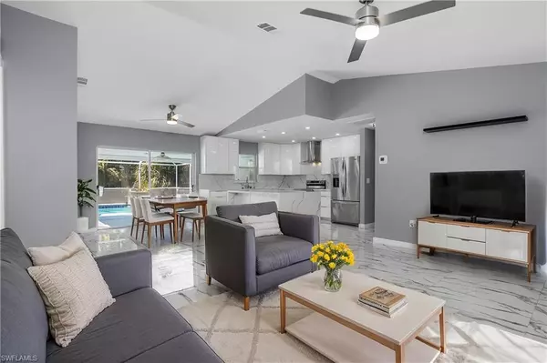 2524 Dora CT, Lehigh Acres, FL 33971