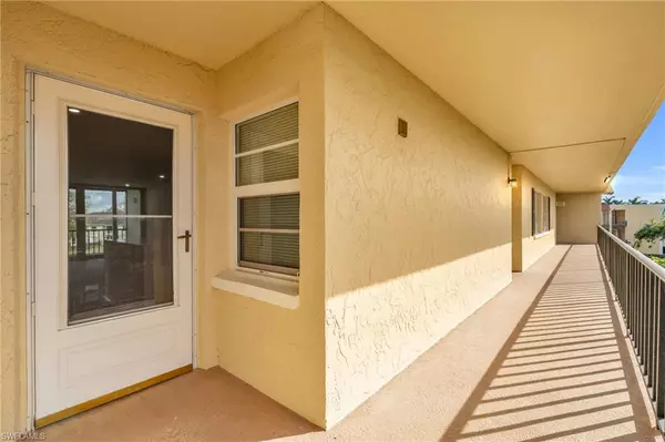 Naples, FL 34105,1085 Forest Lakes DR #8303