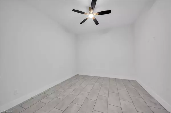 Lehigh Acres, FL 33973,4833-4835 Leonard BLVD S