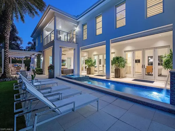 Naples, FL 34102,501 2nd AVE N