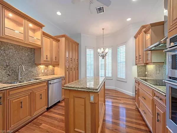 Naples, FL 34105,5030 BLAUVELT WAY #202