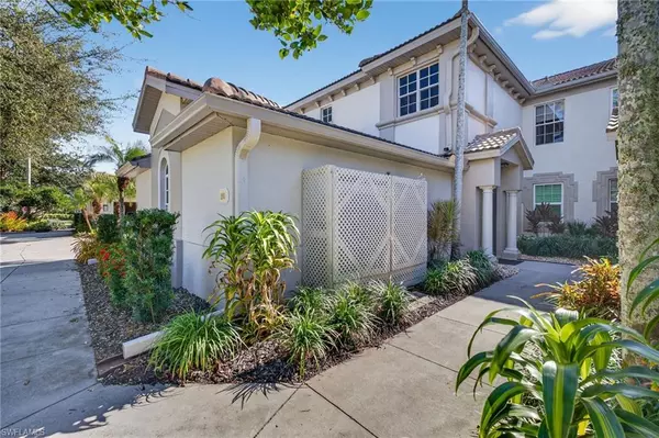 Estero, FL 33928,7880 Classics CT #201