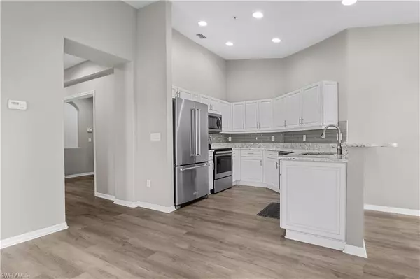 Fort Myers, FL 33908,10060 Lake Cove DR #301