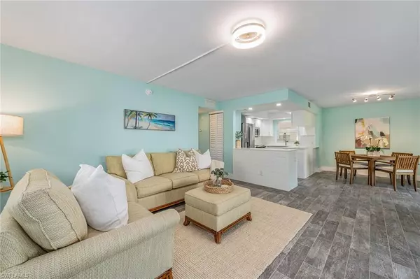 Naples, FL 34102,1549 Sandpiper ST #49