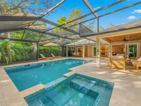 Naples, FL 34104,2448 Harbor RD