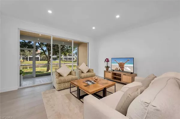 Naples, FL 34104,700 Saratoga CIR #B-101