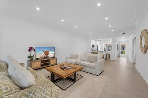 Naples, FL 34104,700 Saratoga CIR #B-101