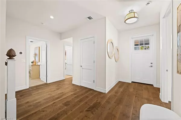 Naples, FL 34103,2499 10th ST N