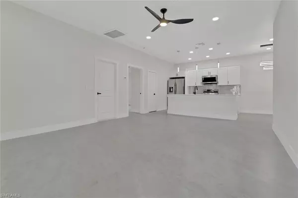 Lehigh Acres, FL 33973,4501/4503 15th ST SW