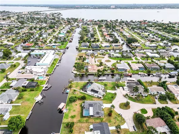 Cape Coral, FL 33904,5207 Willow CT