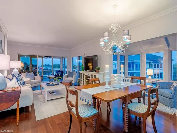 Naples, FL 34103,305 Park Shore DR #2-241