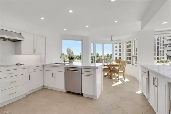 Naples, FL 34103,4251 Gulf Shore BLVD N #5B