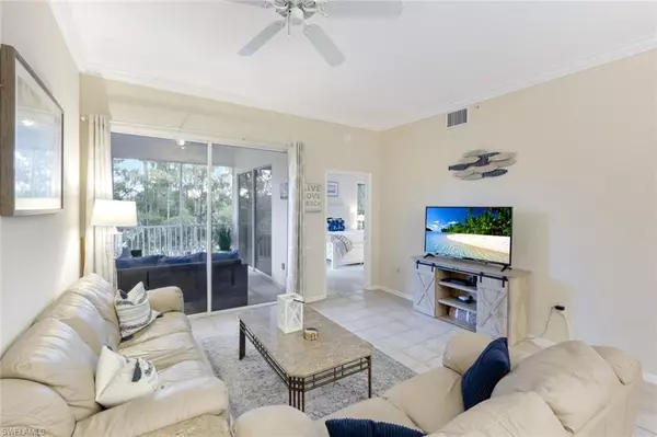 Naples, FL 34120,8267 Parkstone PL #302