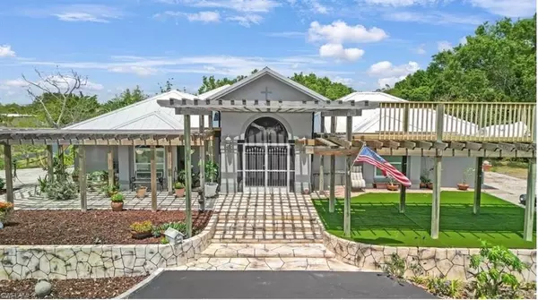 3935 70th AVE NE, Naples, FL 34120