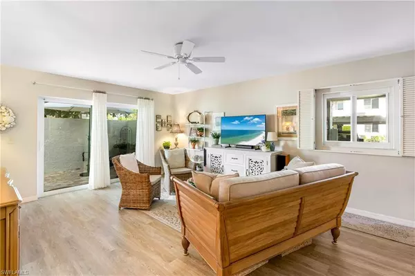 Naples, FL 34112,3066 Kings Lake BLVD #7513