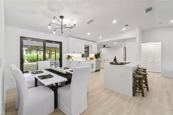 Naples, FL 34112,2481 Kings Lake BLVD