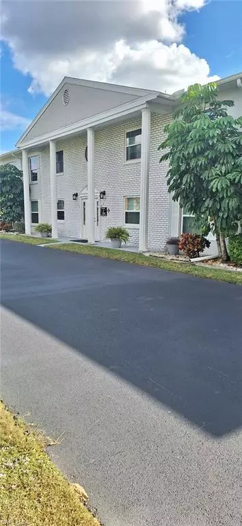 North Fort Myers, FL 33917,7104 Nantucket CIR #2