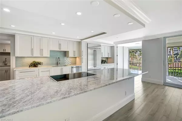 Naples, FL 34103,4401 Gulf Shore BLVD N #C205