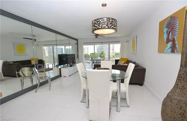 1 Bluebill AVE #503, Naples, FL 34108