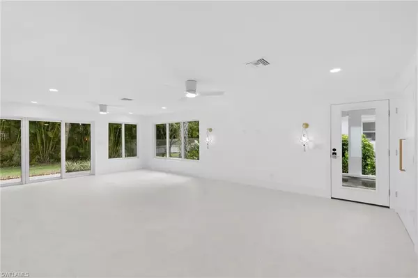 Naples, FL 34112,17 Knights Bridge RD