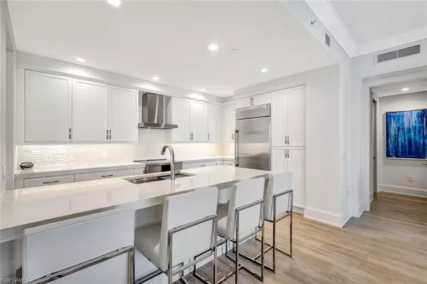 Naples, FL 34102,1030 3rd AVE S #419